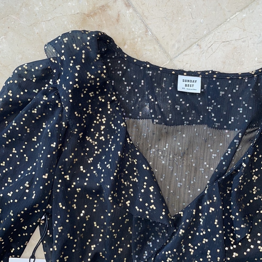 ARITZIA TOP - Picture 2 of 4